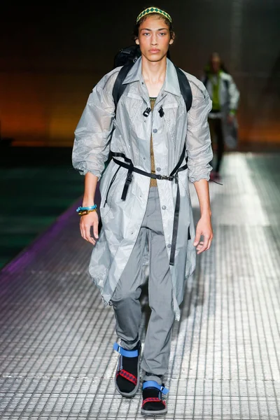 Look 4